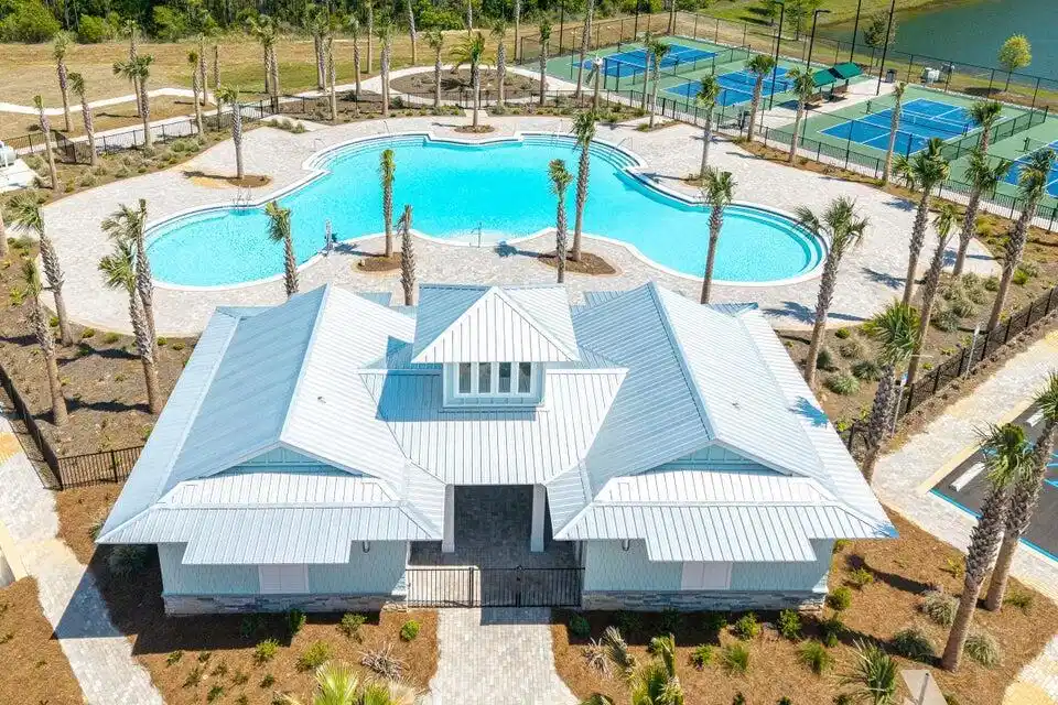 Image 1: pool4