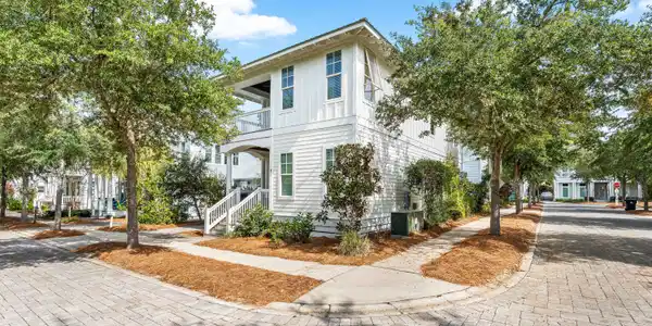 8 Hiker Street