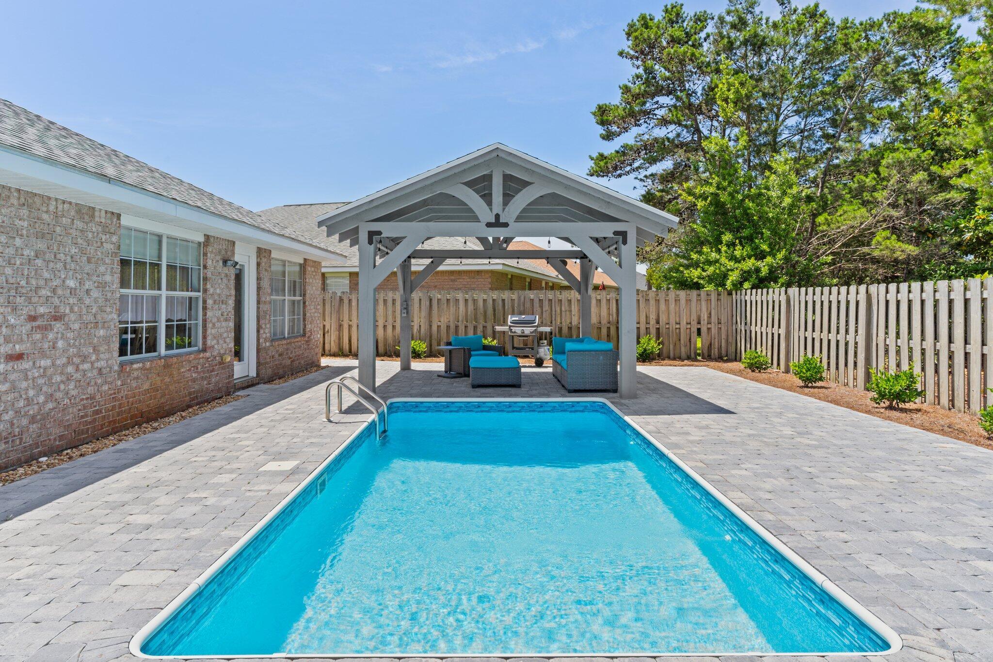Image 2: Pool Area with Gazebo