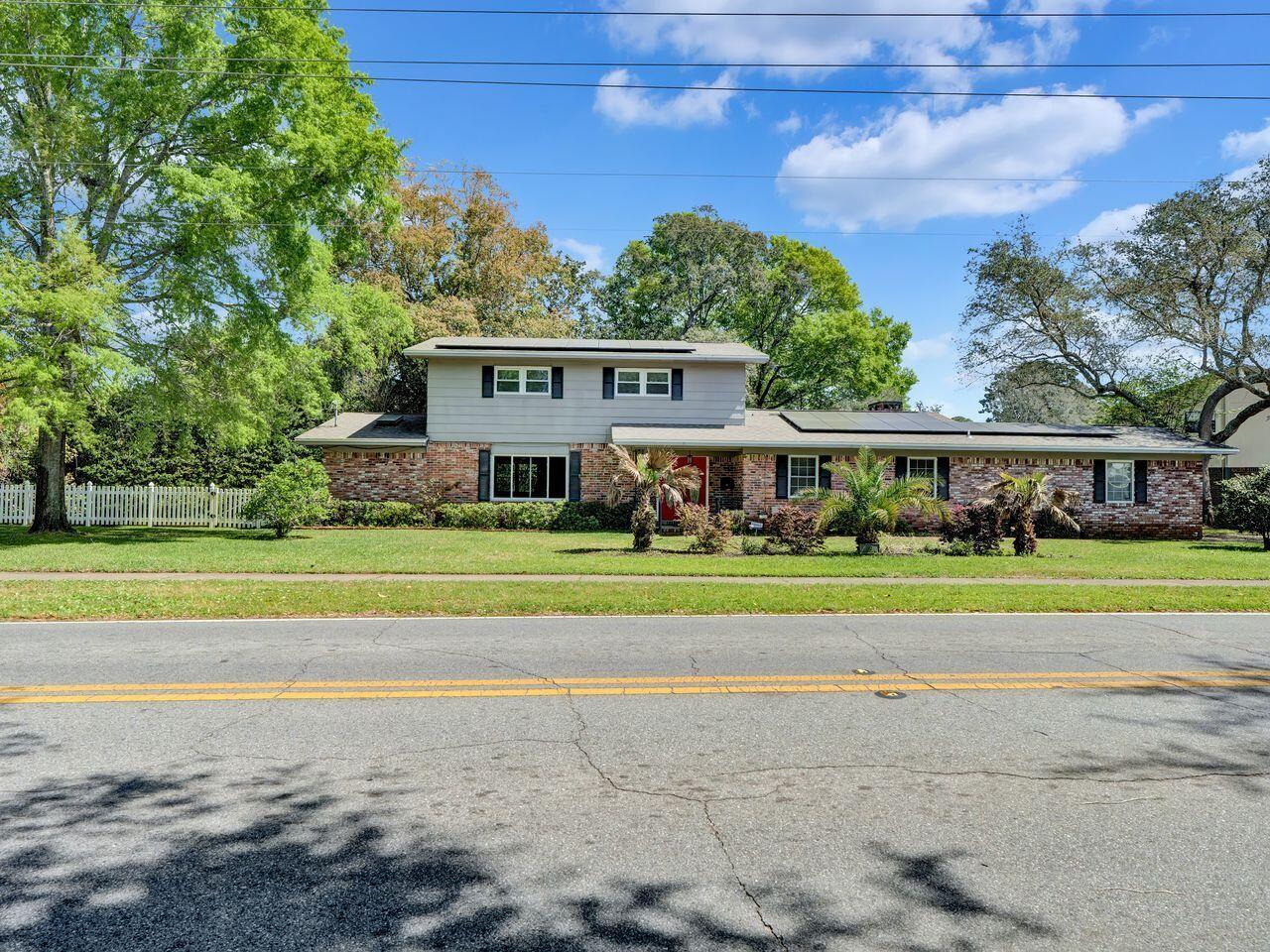 Image 1: 700_Country_Club_Ave-52