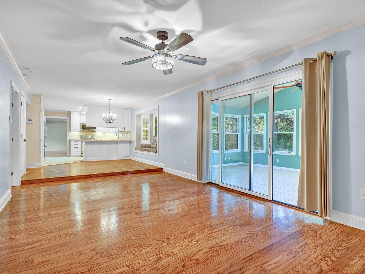 Image 2: 700_Country_Club_Ave-17
