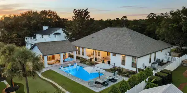 4049 N Indian Bayou