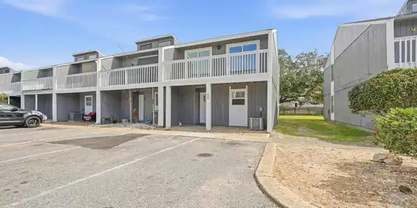 Image 3: 11 court drive-3