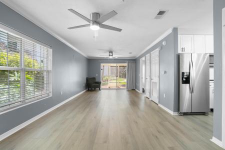 4270 Calinda Ln