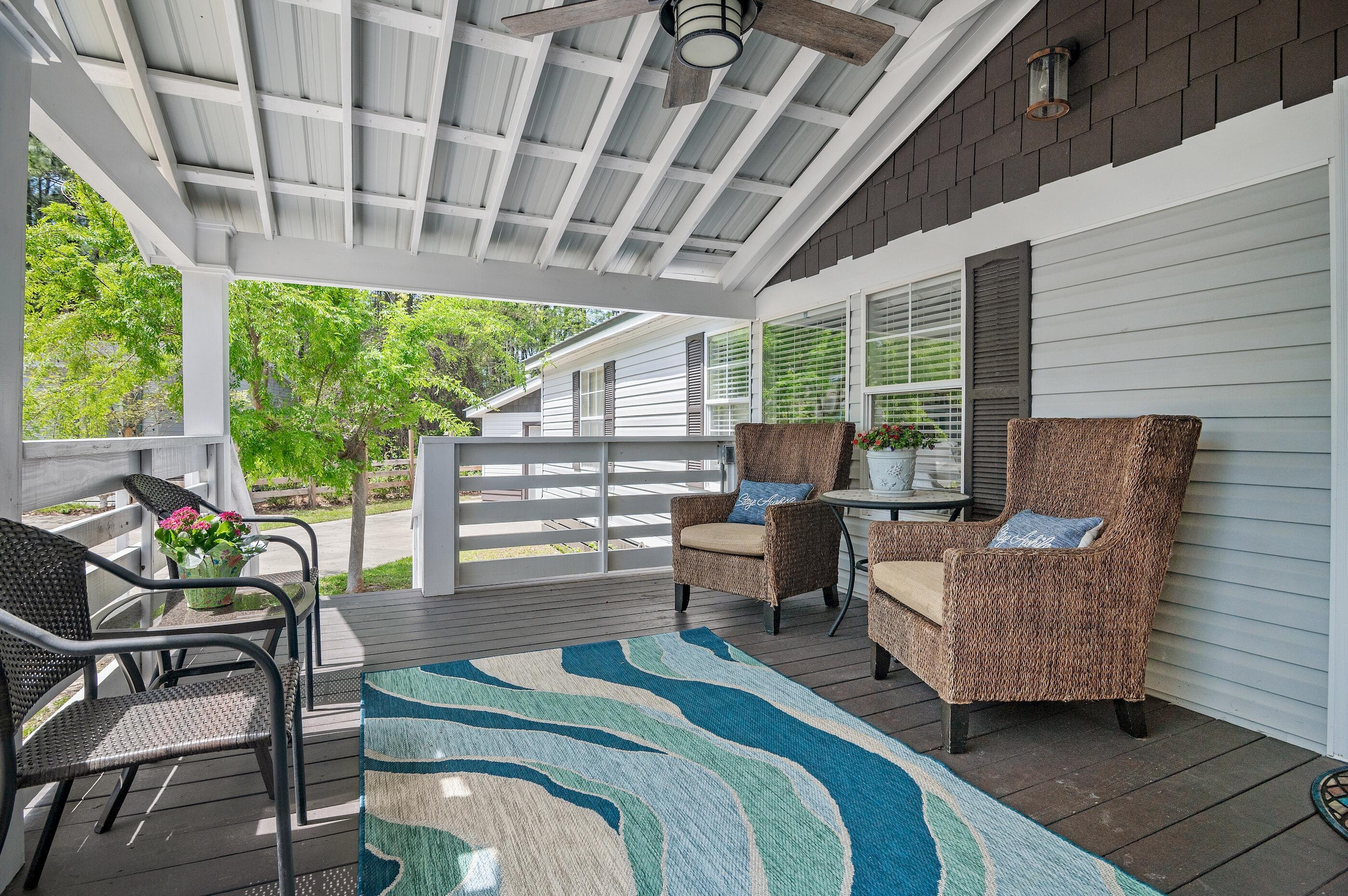 Image 2: Front covert Porch