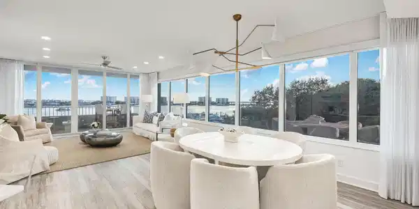 320 Harbor Boulevard