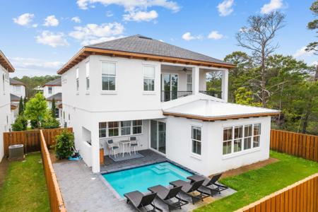58 W Carefree Lane
