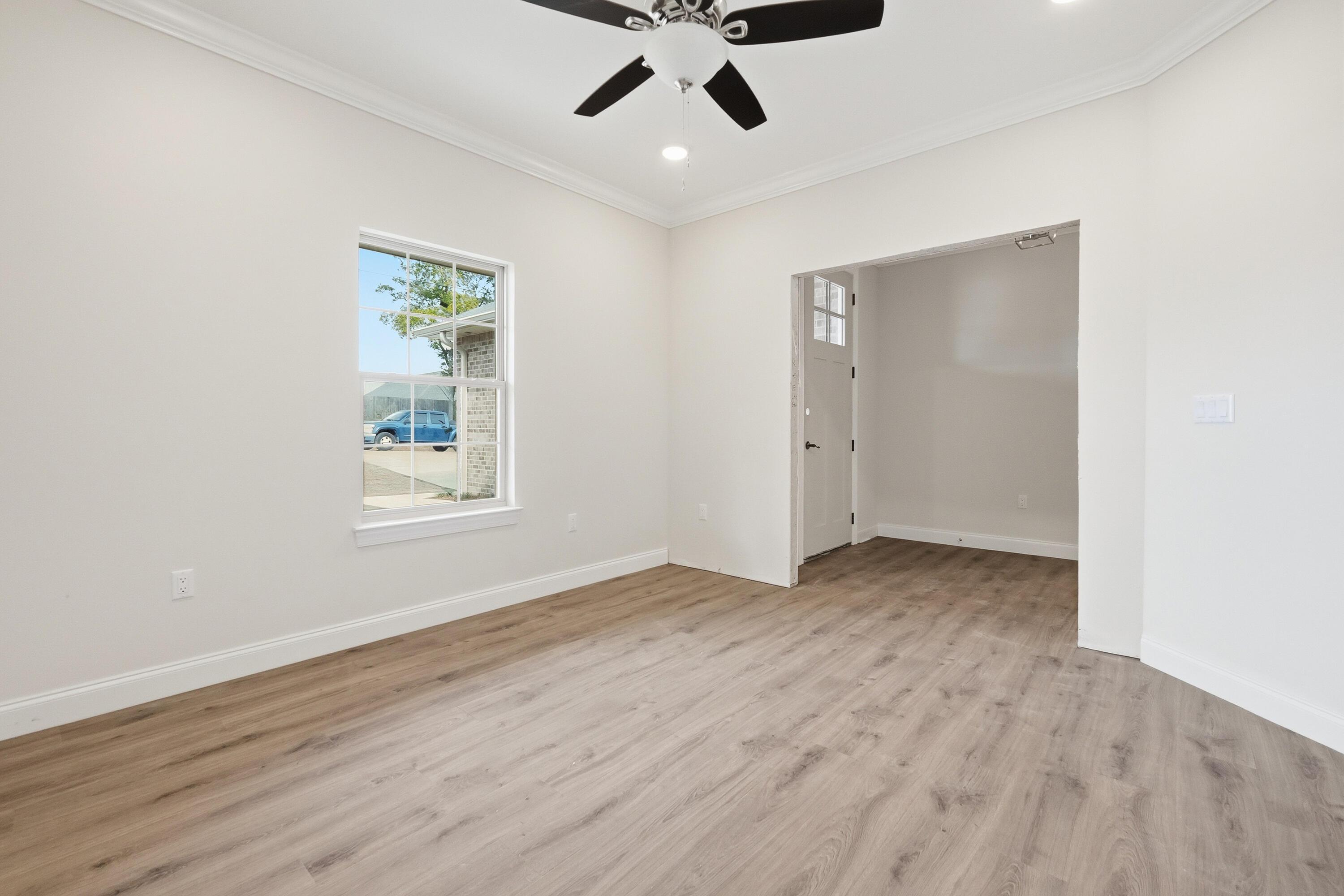 Image 4: 423 marquette st-9