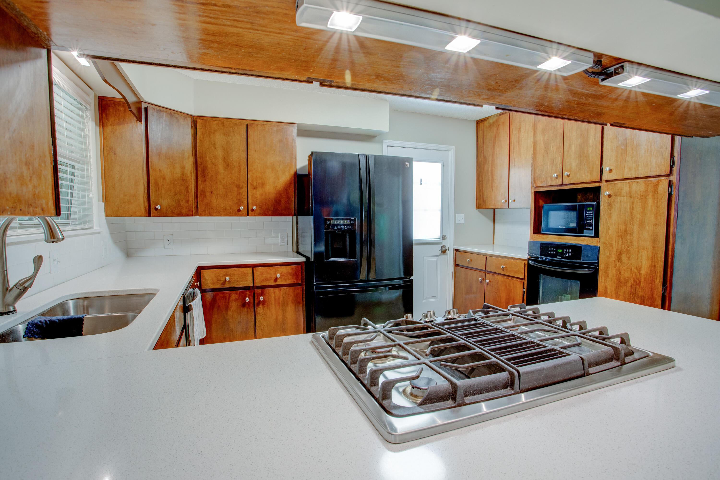 Image 2: 102 Nebraska Ave-Kitchen 2