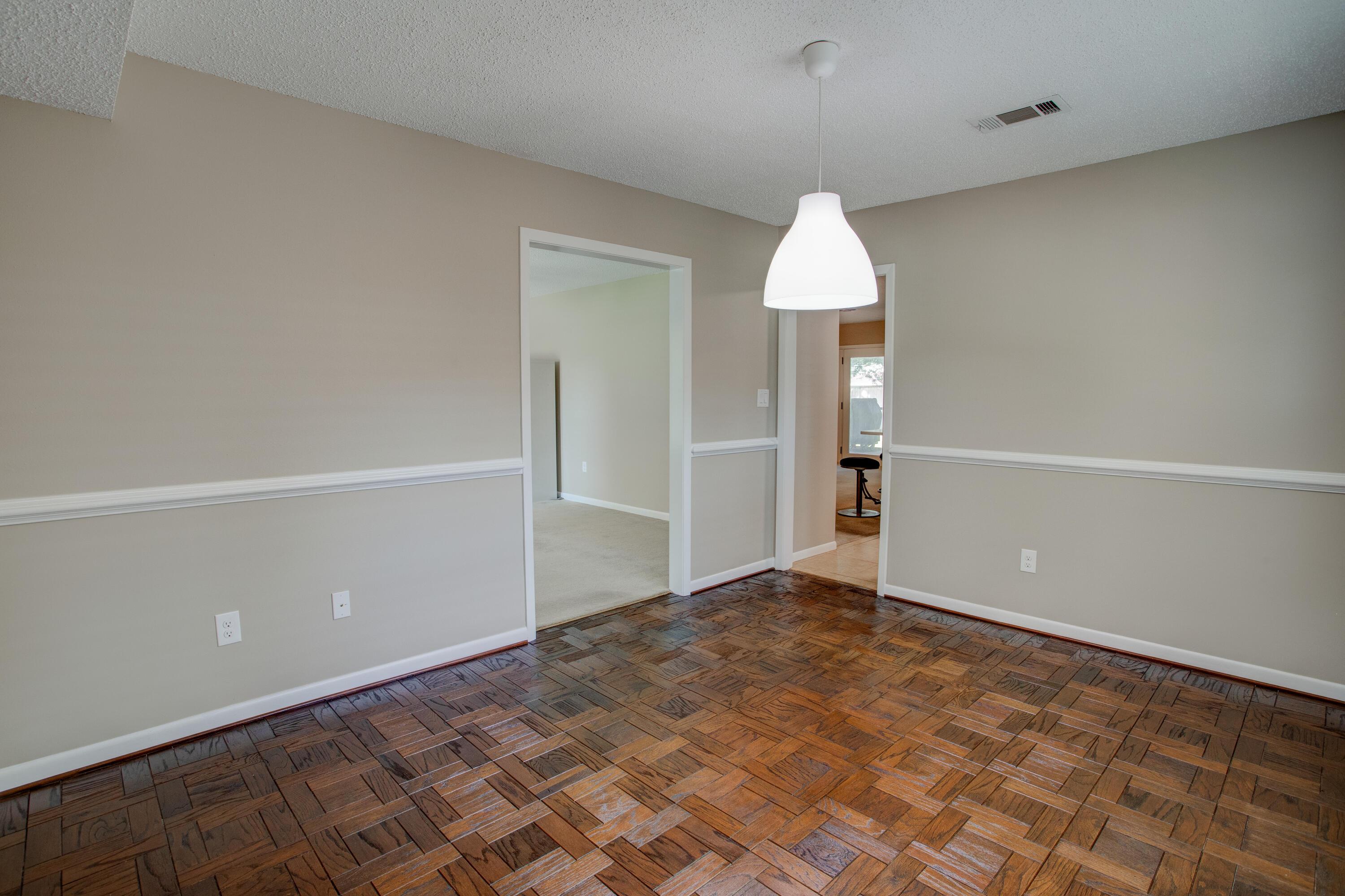 Image 4: 102 Nebraska Ave-Dinning Room 2