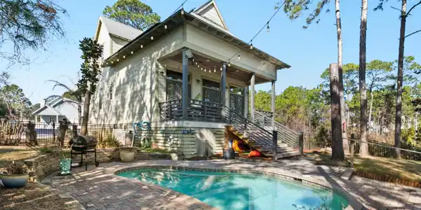 18 Bayshore Pines Court