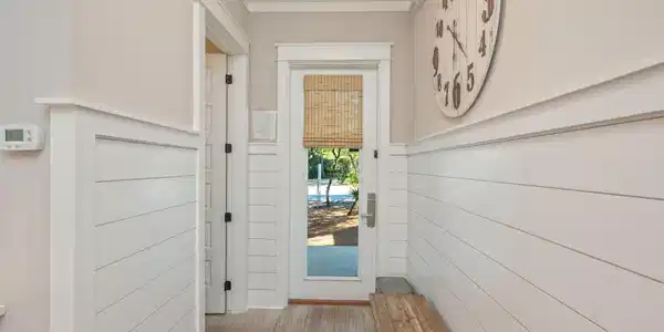 Image 4: Entry Way
