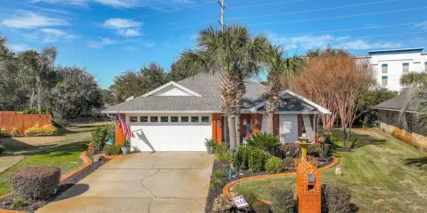 124 Leeward Drive