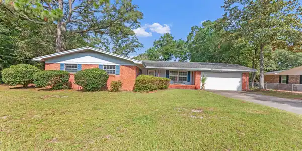 19 Bayview Drive