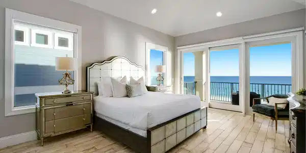 Image 4: Wake up to the waves