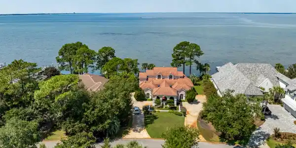 Image 2: 3219 Bay Estates
