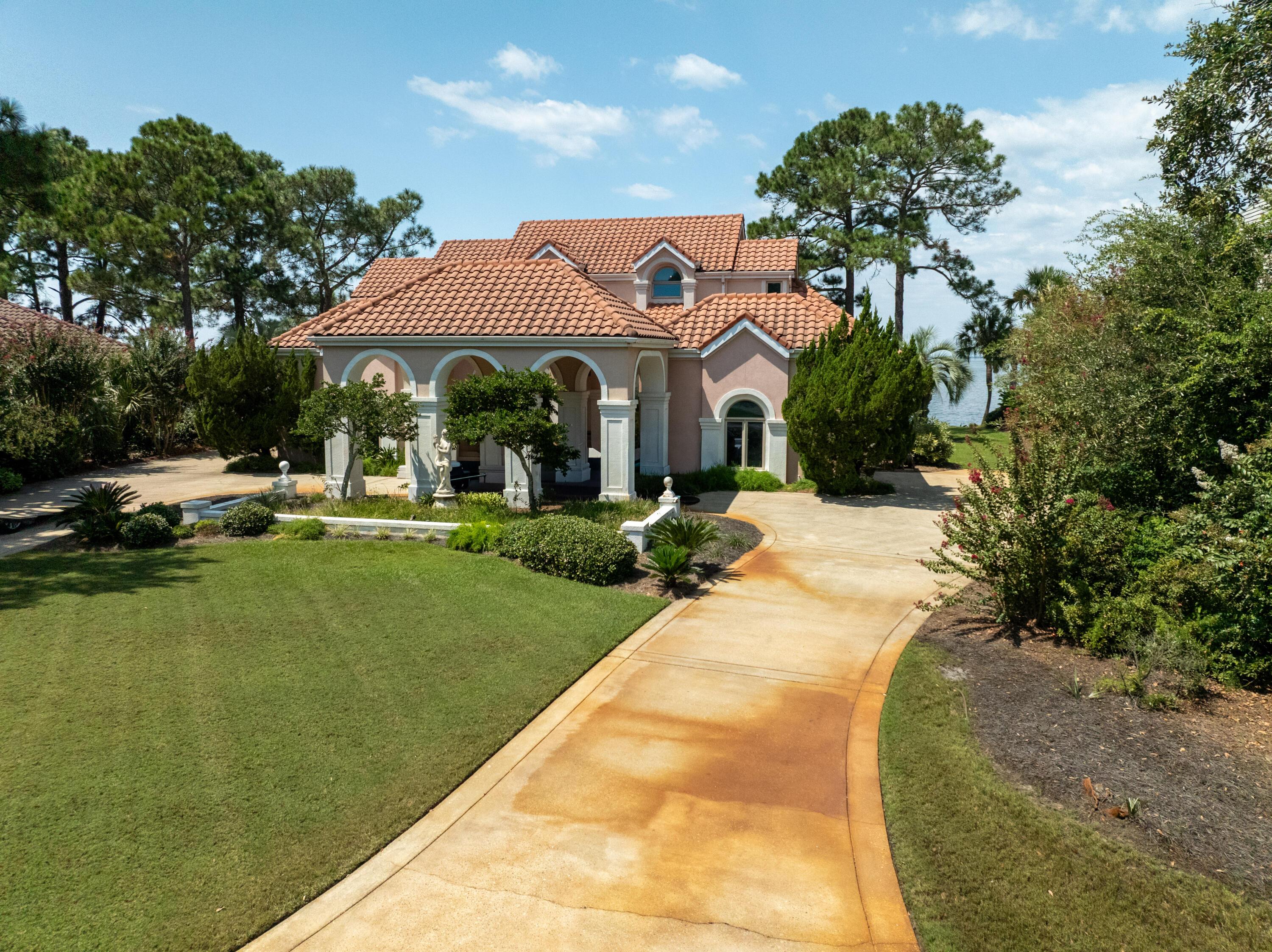 Image 4: 3219 Bay Estates