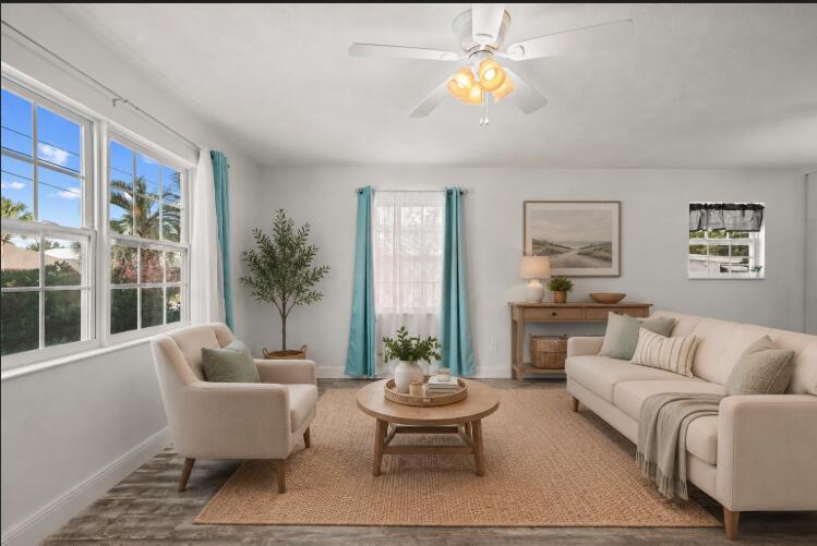 Image 4: living room