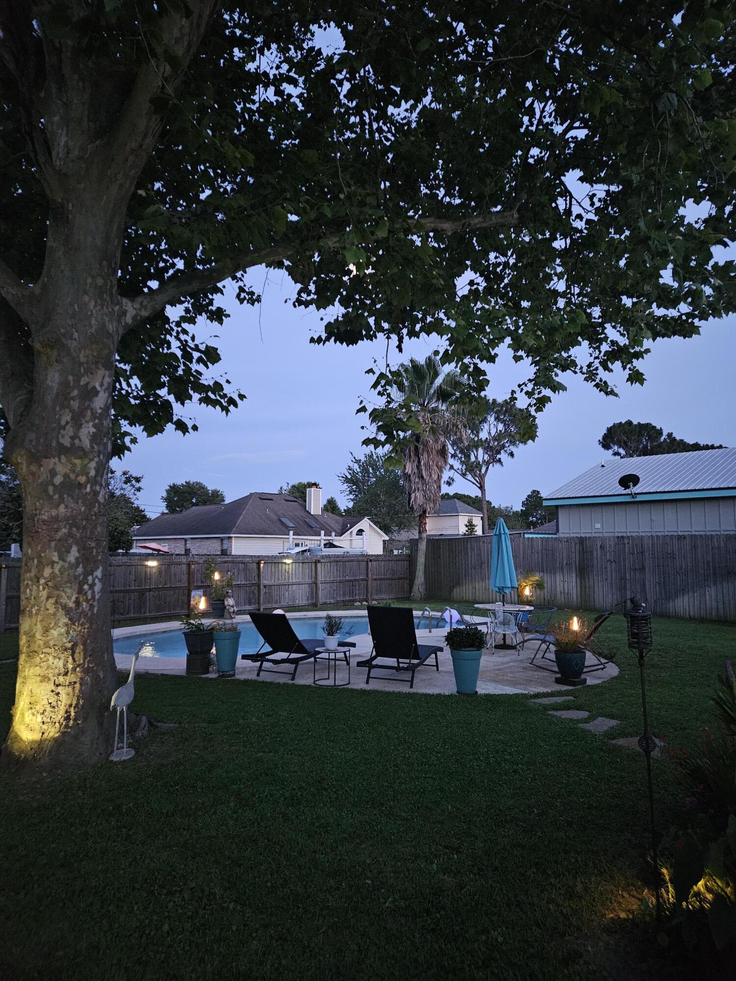 Image 2: NitePool