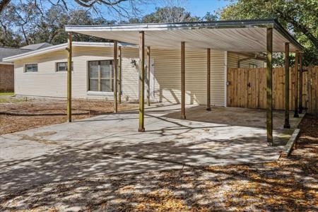208 Forest Drive