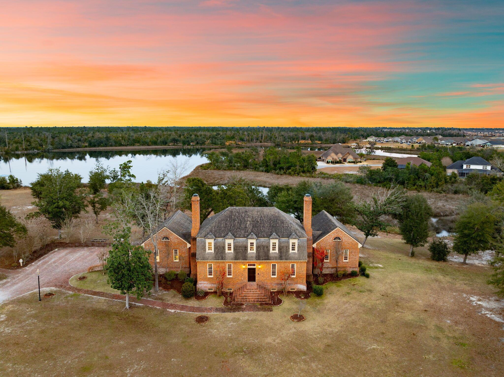 Image 1: 18-web-or-mls-2677 Ferol Ln -018