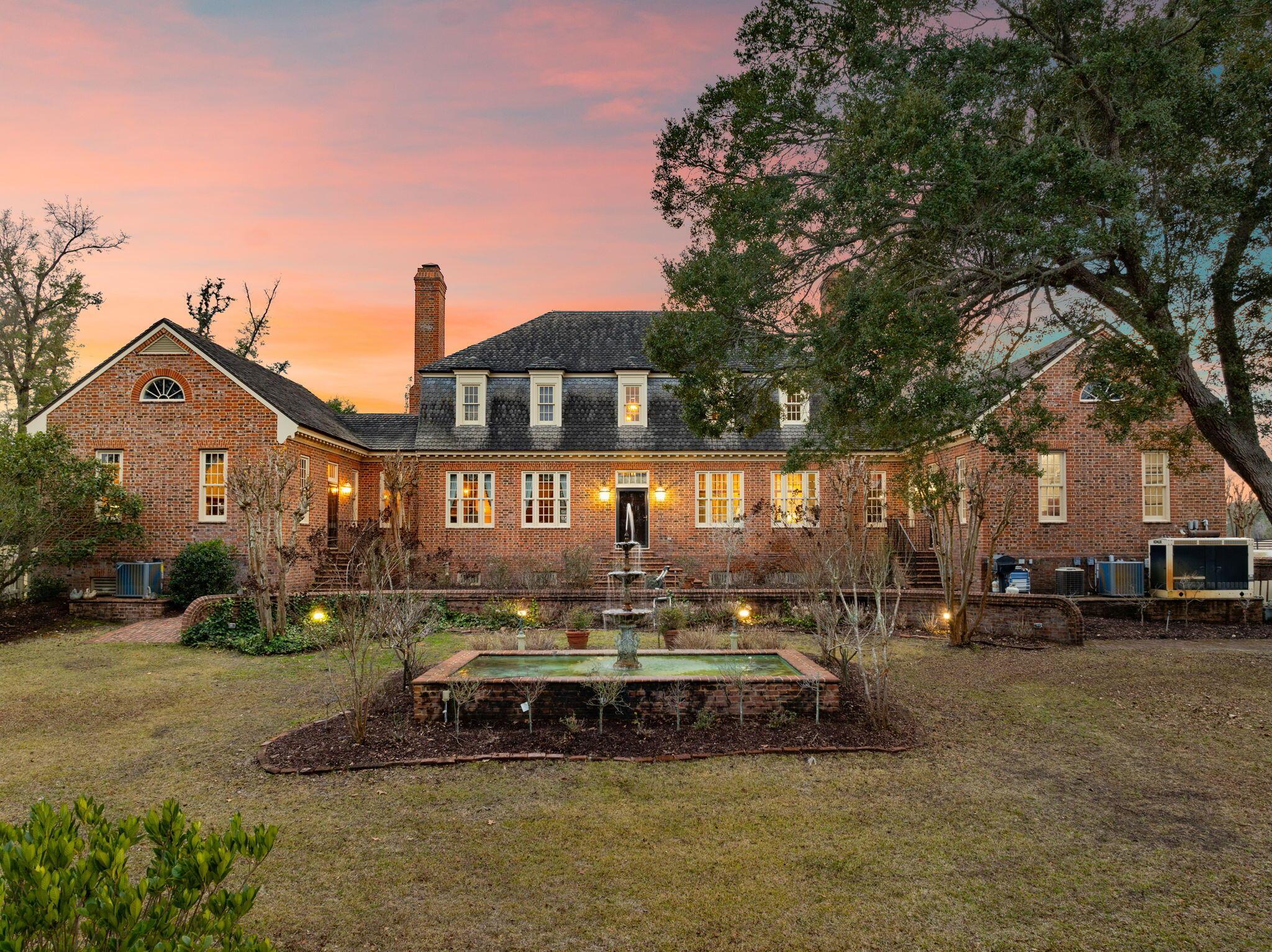 Image 4: 21-web-or-mls-2677 Ferol Ln -021