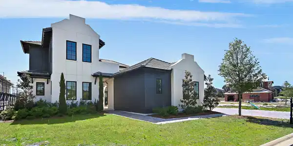 Image 3: Lot 40