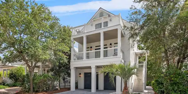 18 Playalinda Court