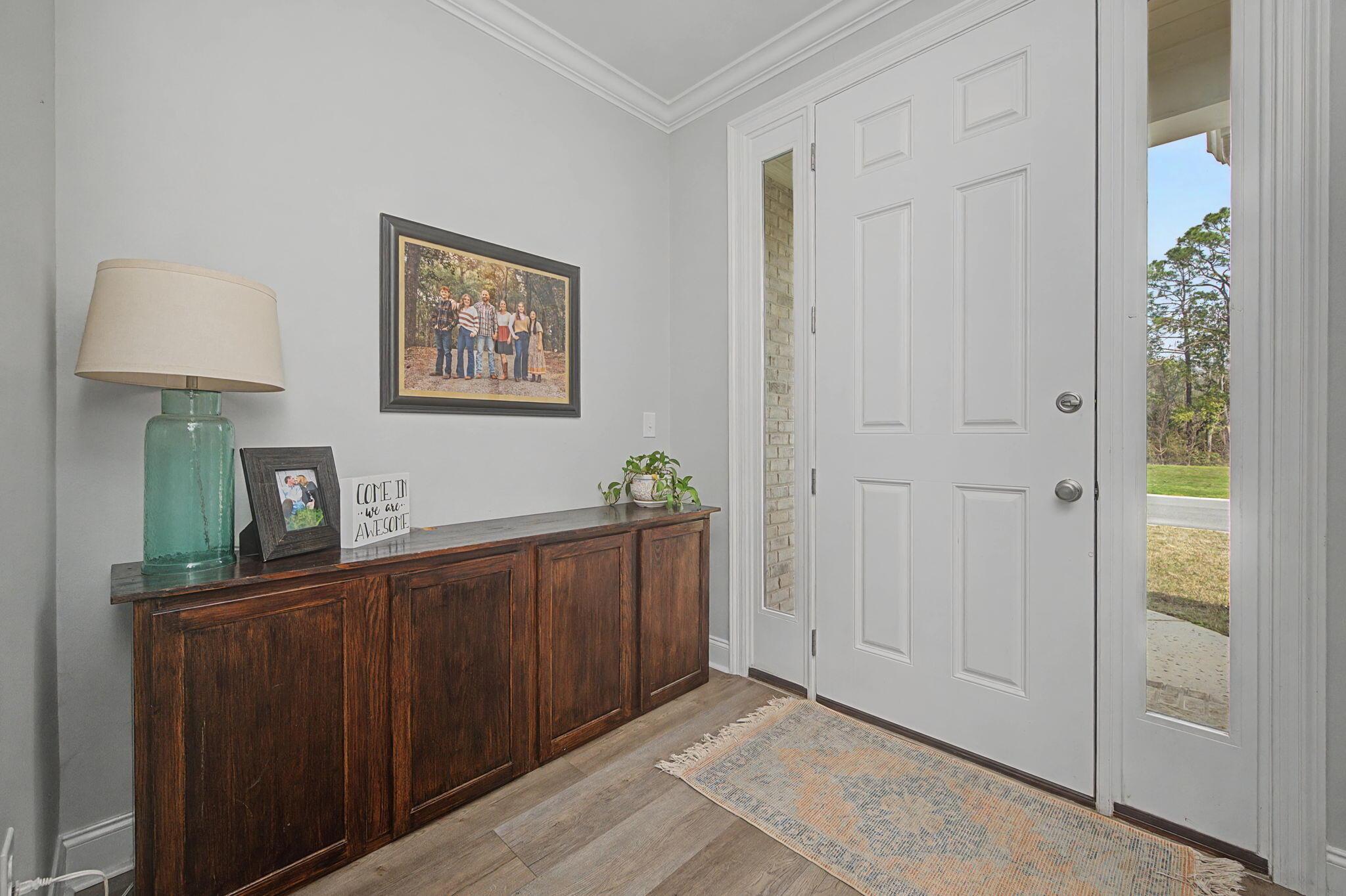 Image 4: Foyer