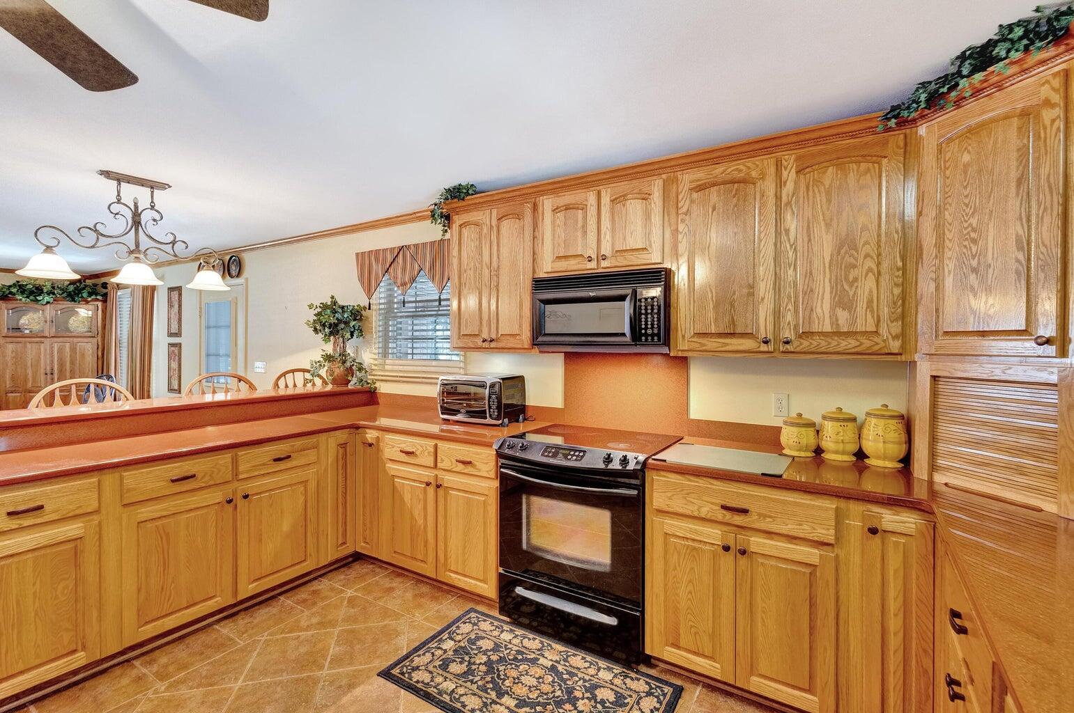 Image 1: Kitchen