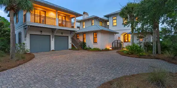 Image 3: 201 W Bermuda Dr Twilight_20240618_003