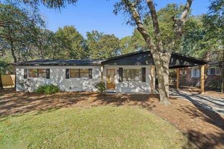 28 Circle Drive