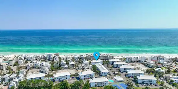Image 2: Beachside Villas 822