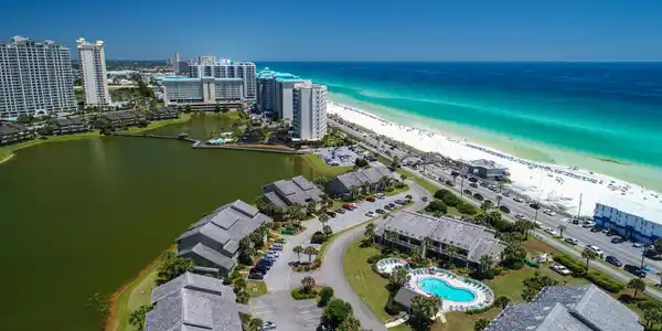 111 S Driftwood Bay