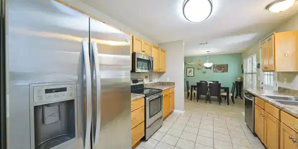 Image 3: Kitchen