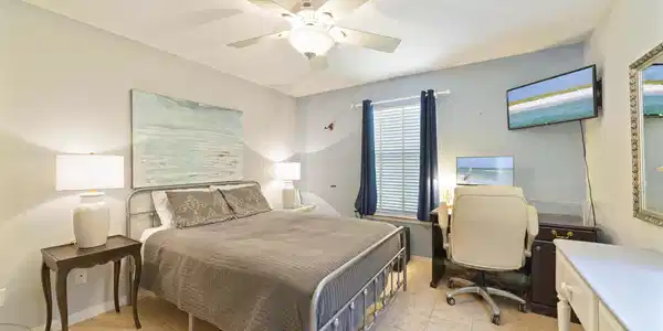 Image 4: Bedroom 2