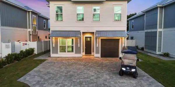 Image 2: 322 E Lakeshore Dr.