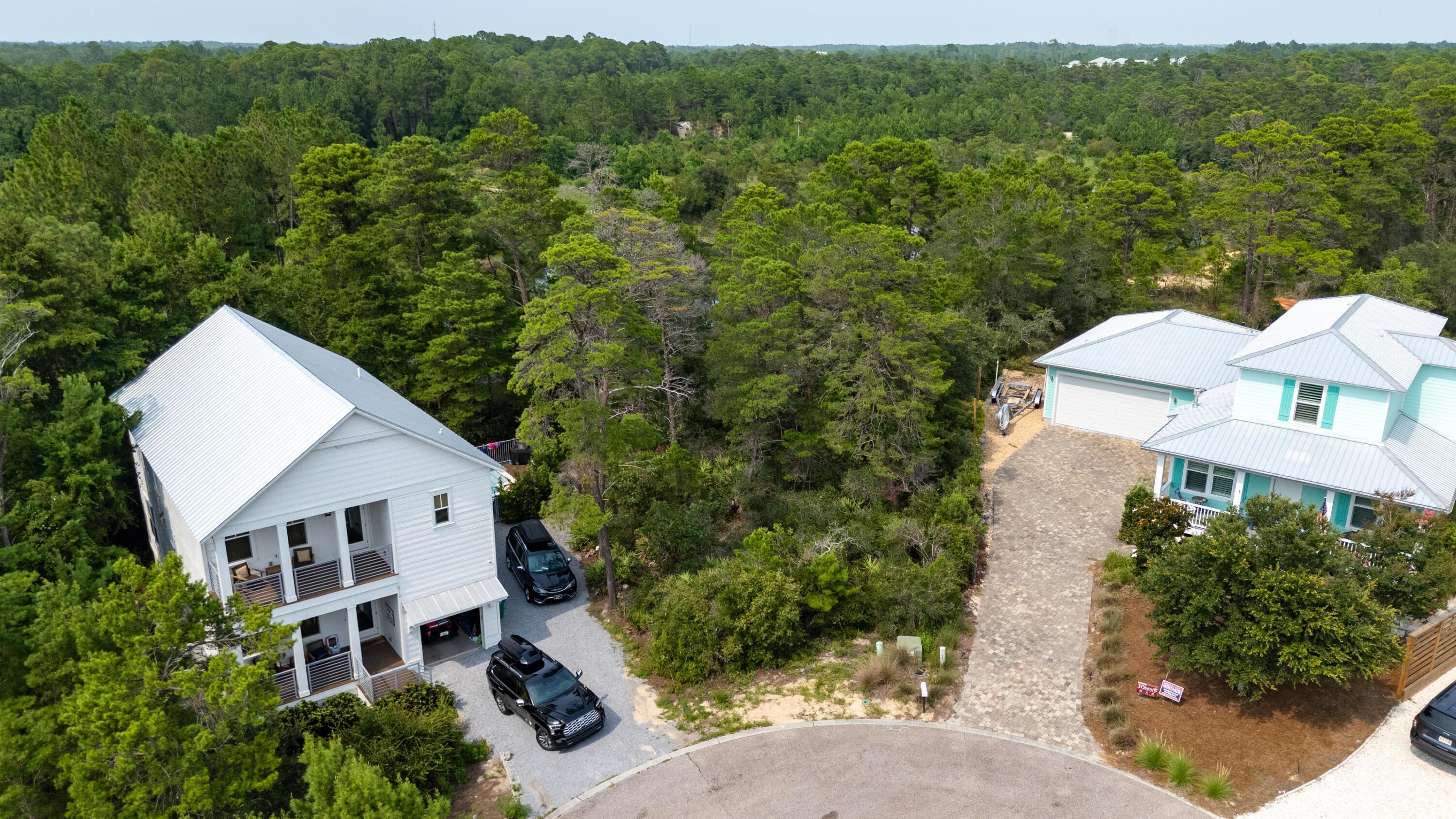 Image 4: cul-de-sac lot
