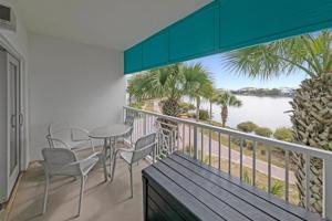 114 Carillon Market