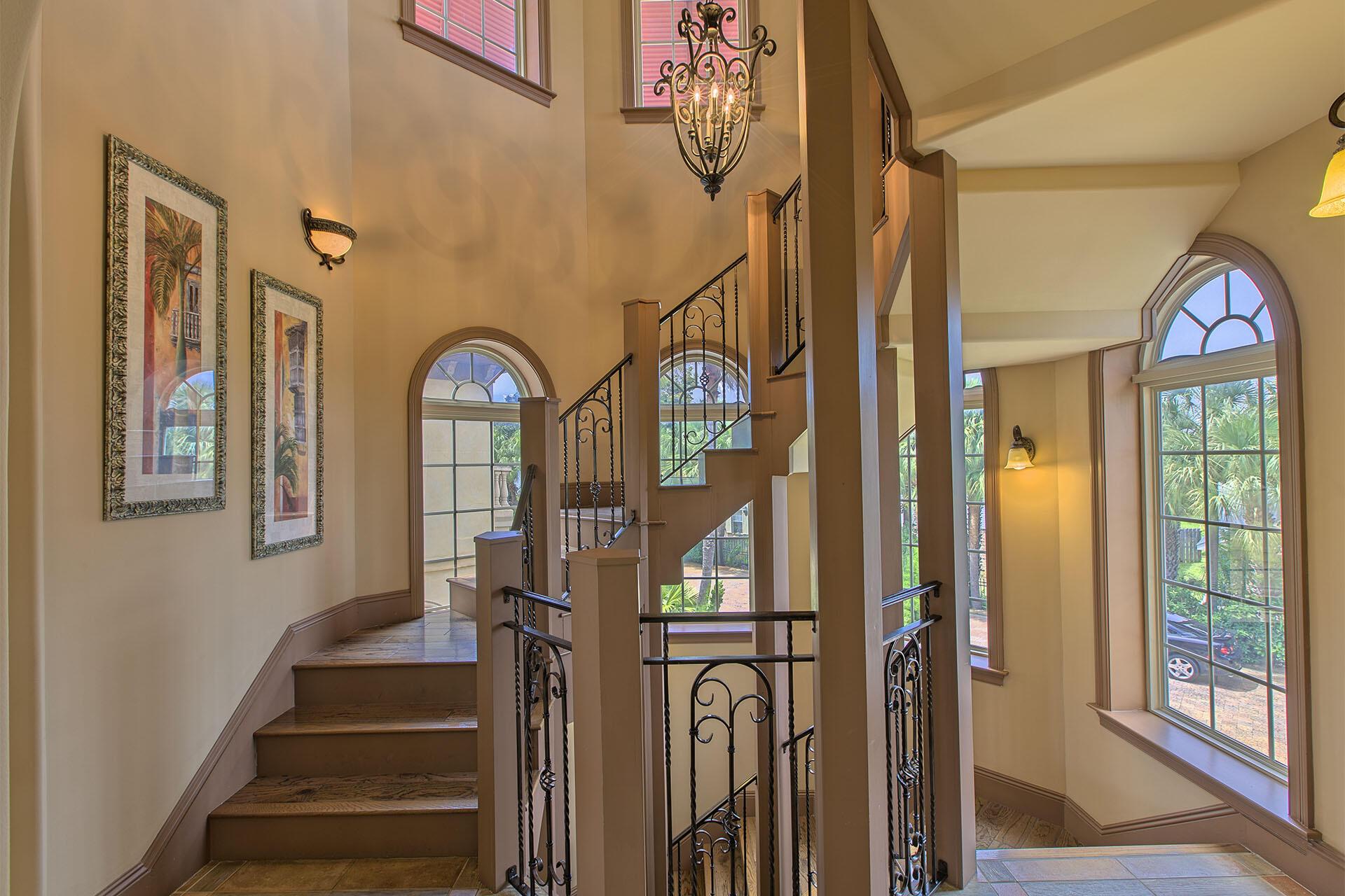 Image 4: Emerald Palazzo 2017_0006_7.jpg