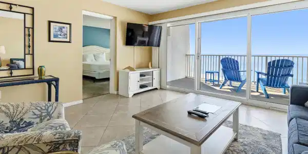Image 3: 402A Beach House-3