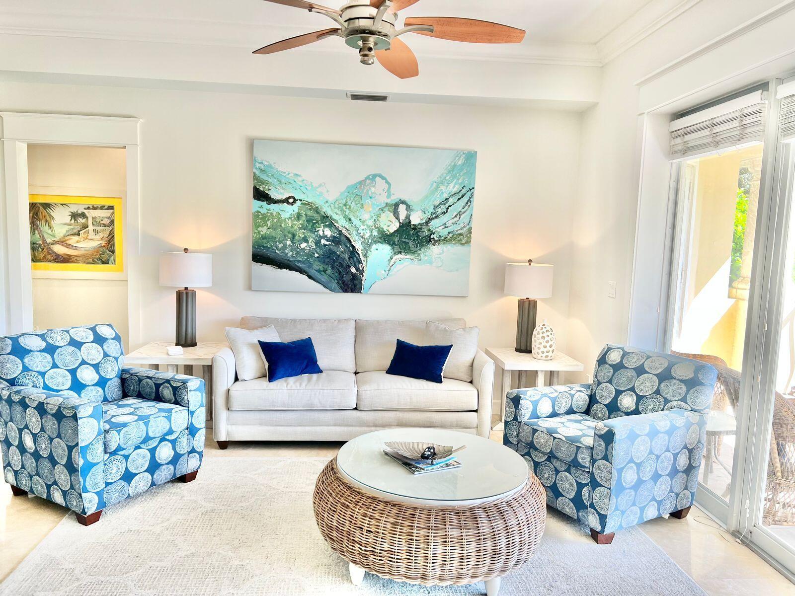 Image 4: Living room