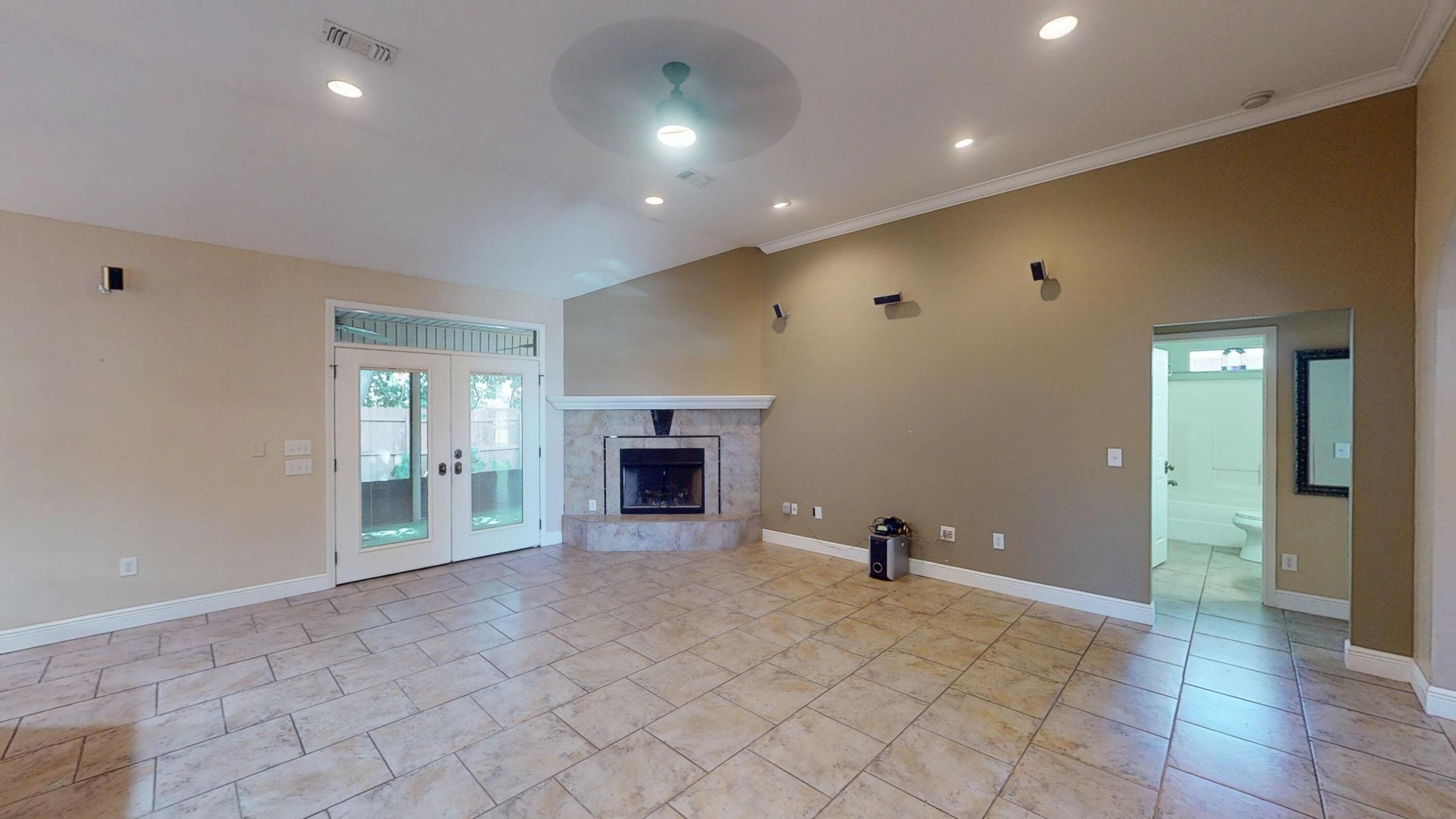 Image 3: Great room