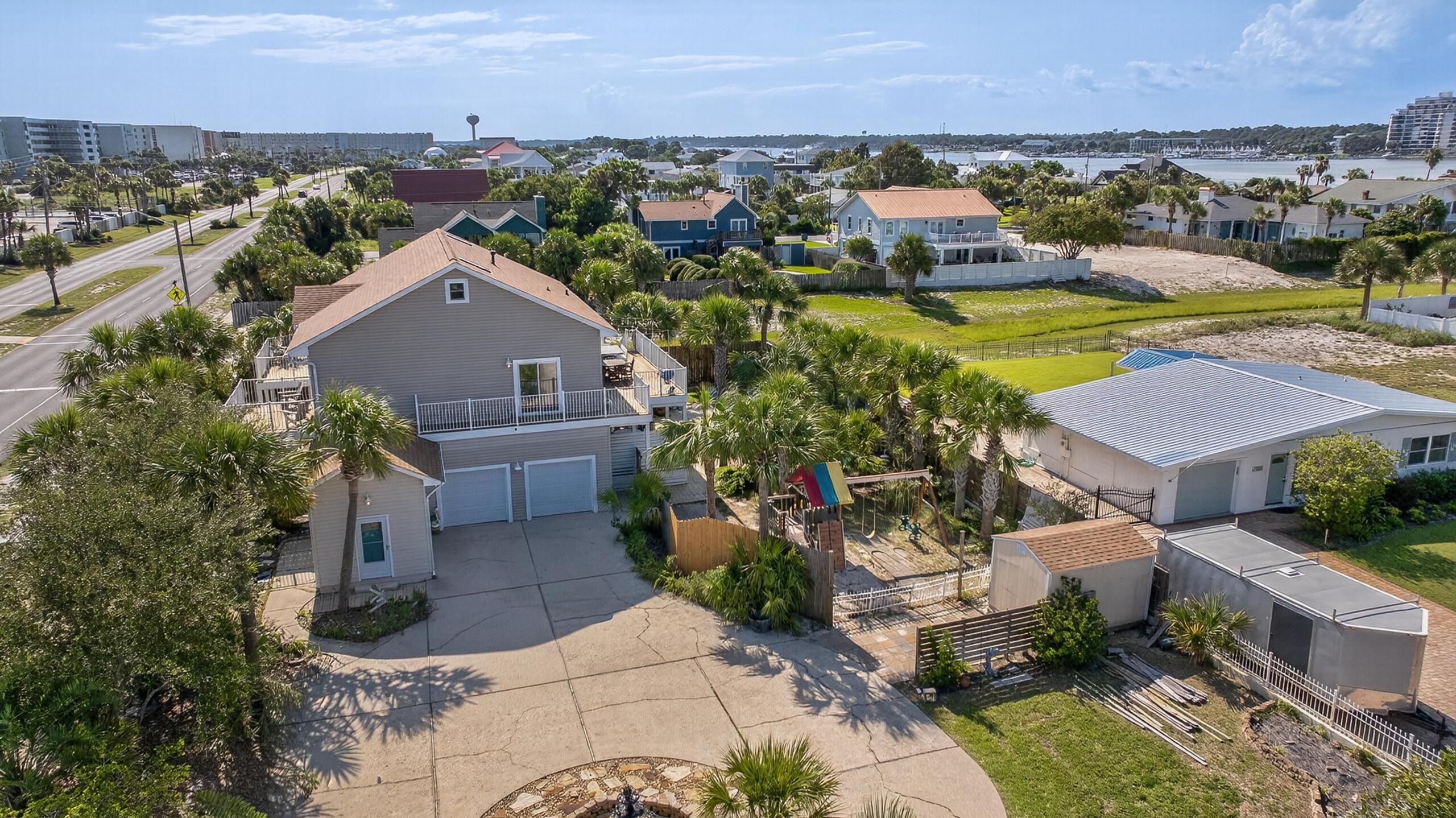 Image 2: 001_631 Pelican drive