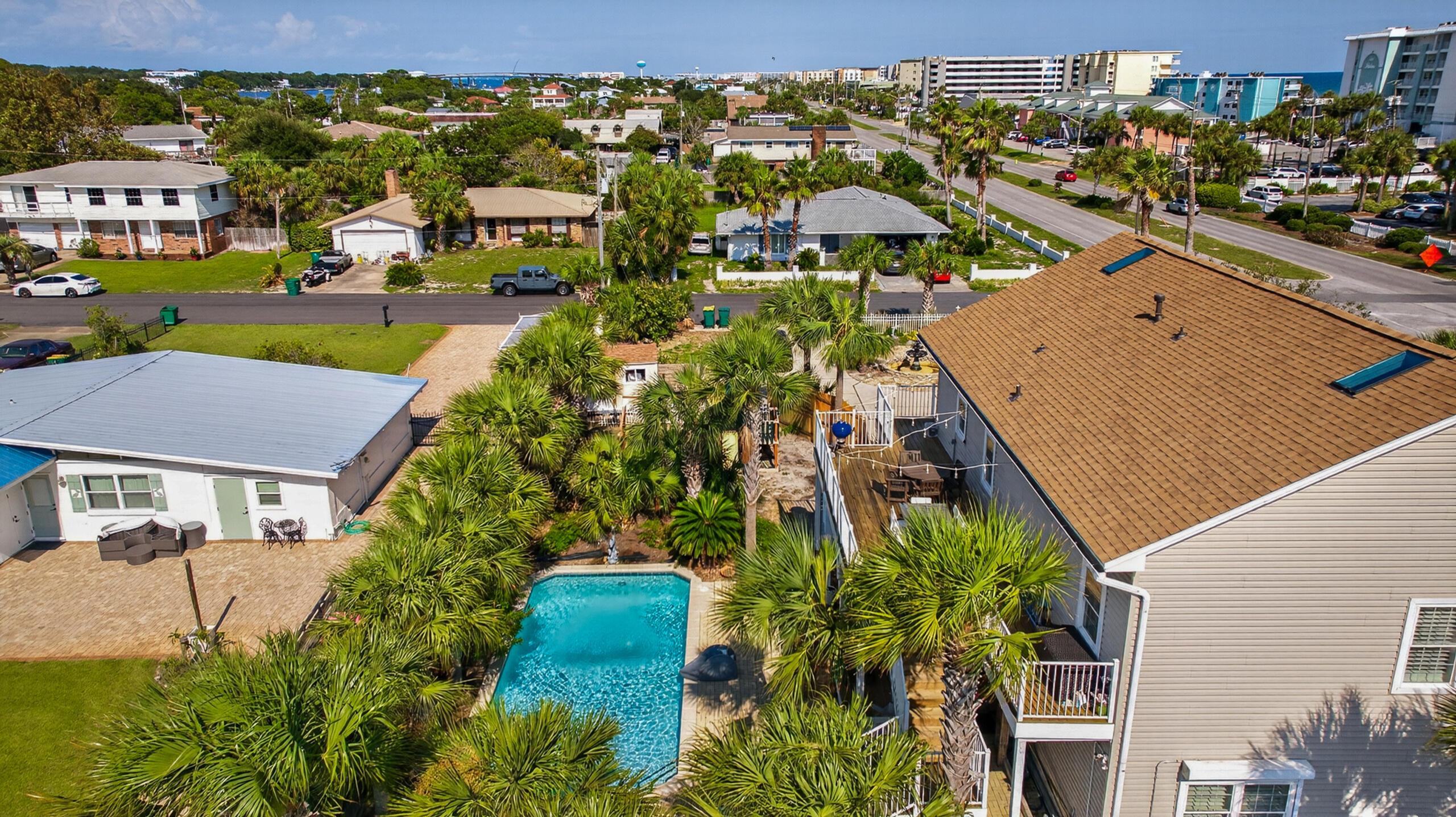 Image 4: 003_631 Pelican drive-3