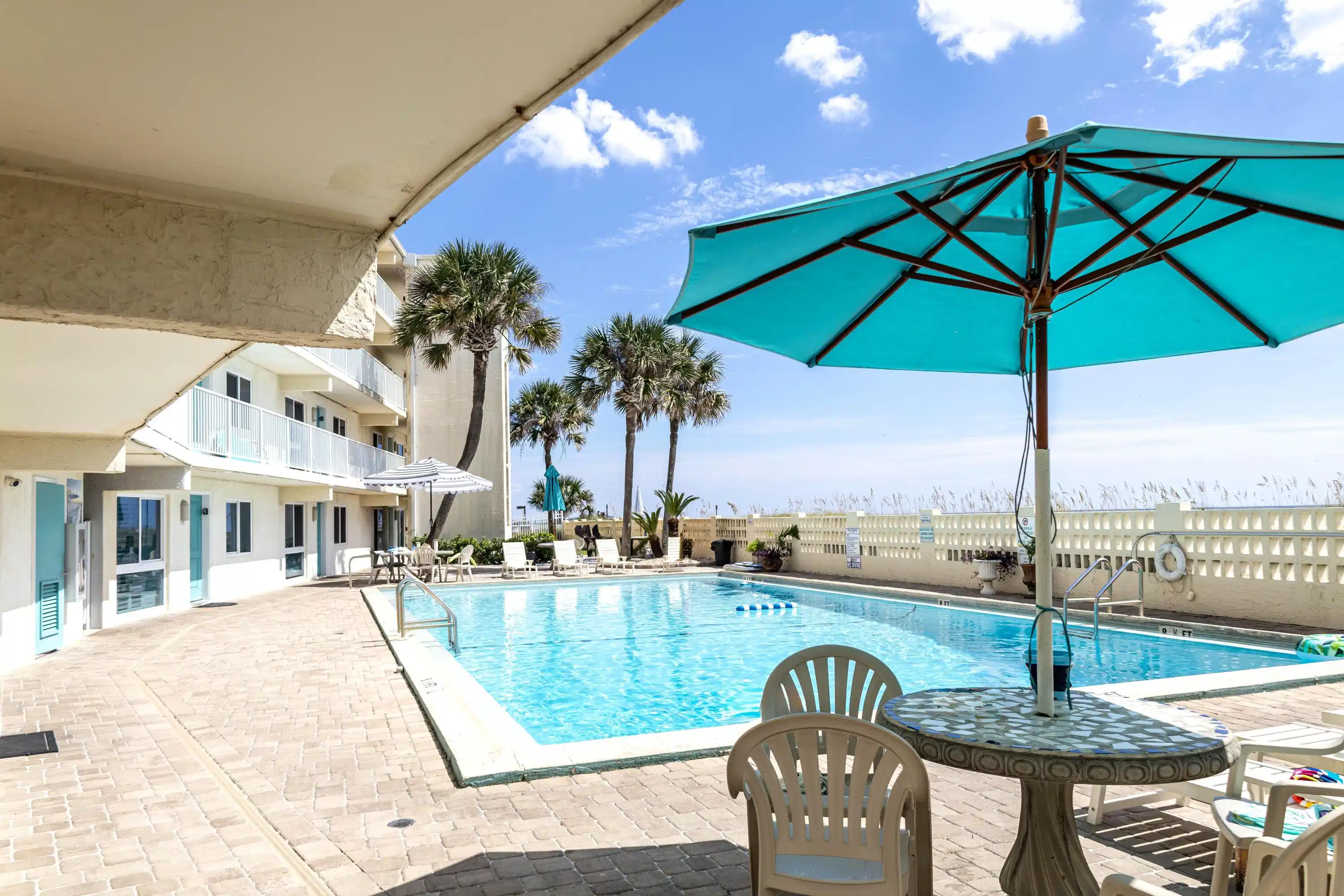 Image 1: Large Pool
