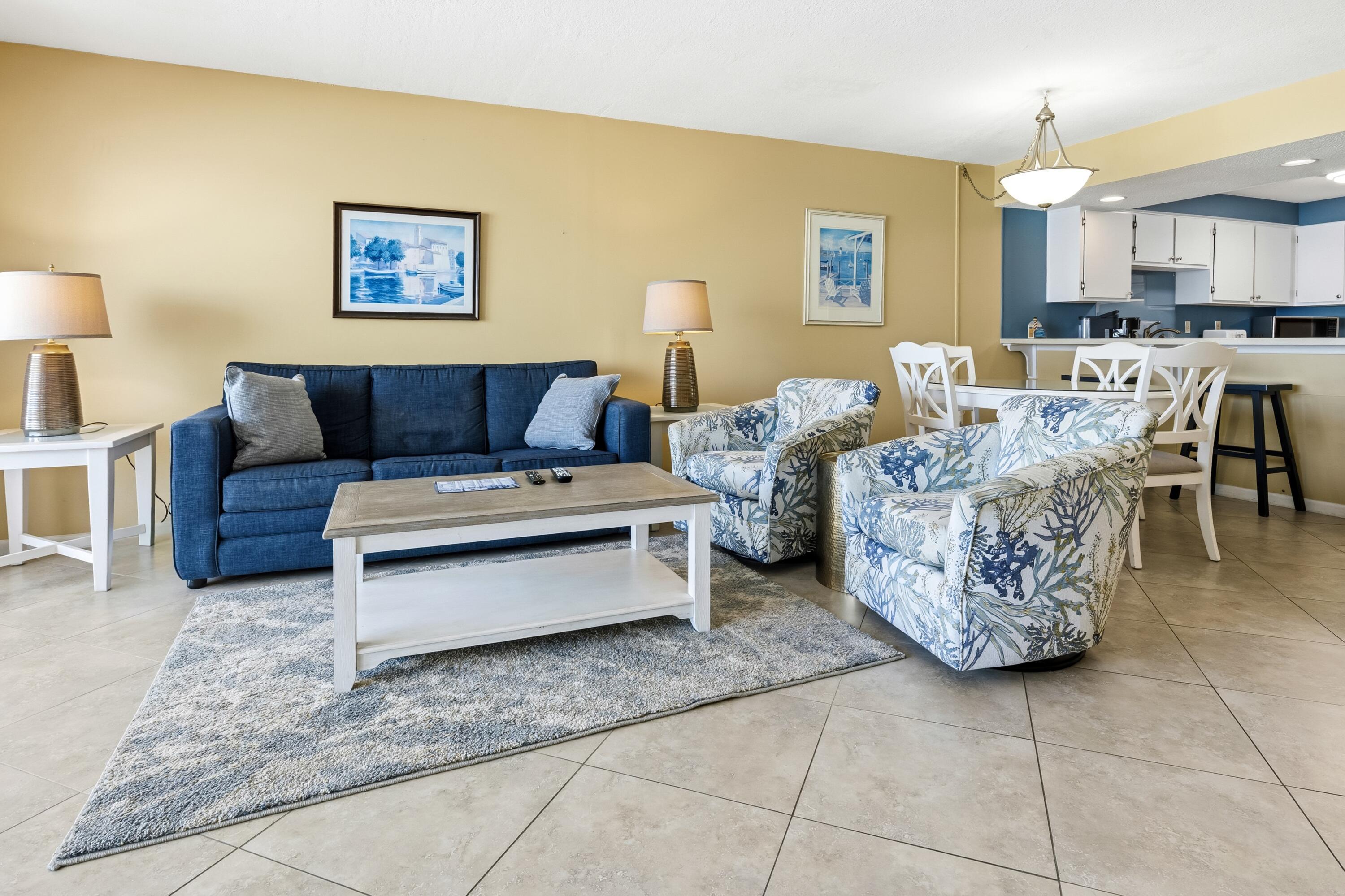 Image 4: 402A Beach House-4