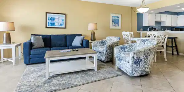 Image 4: 402A Beach House-4