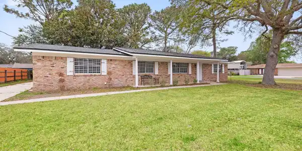 19 Magnolia Avenue