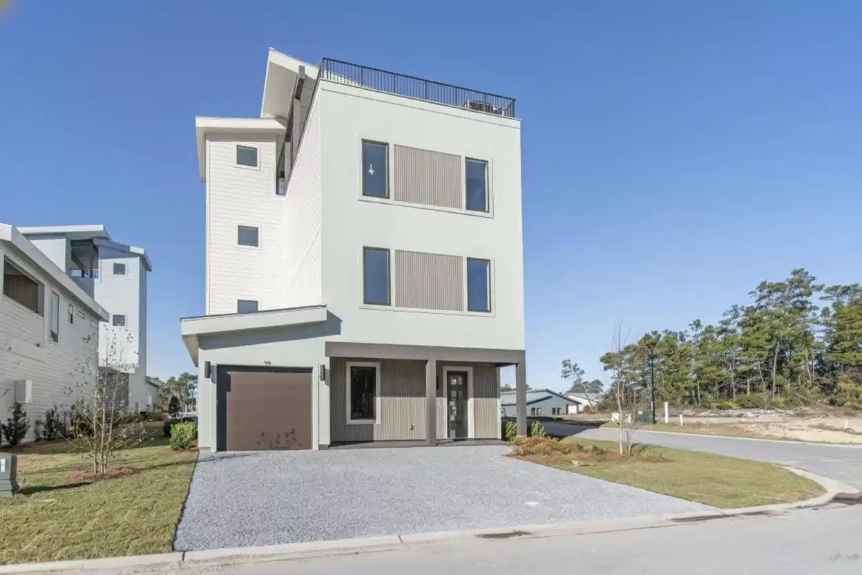 Image 1: Corner Lot
